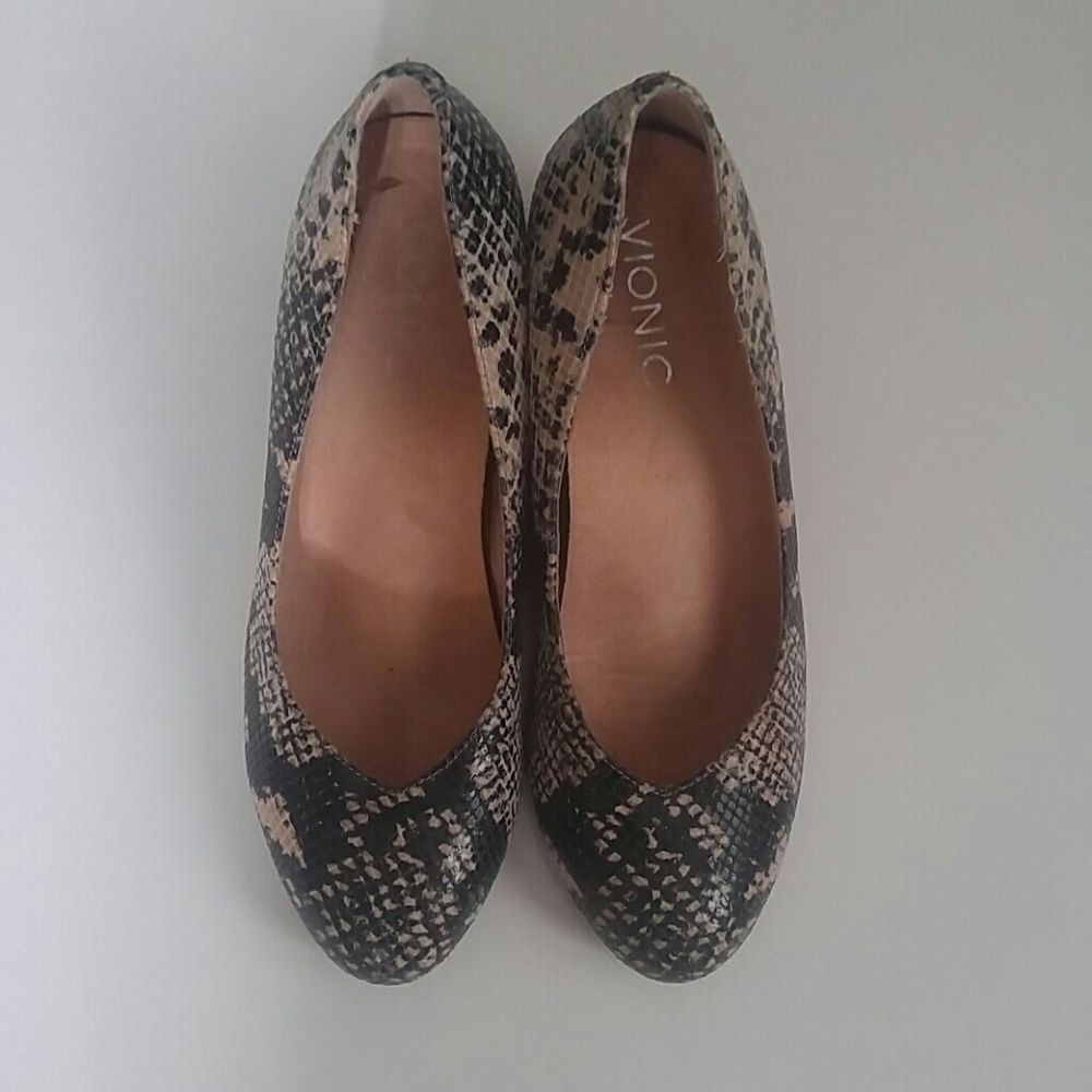 Vionic Snake Wedge